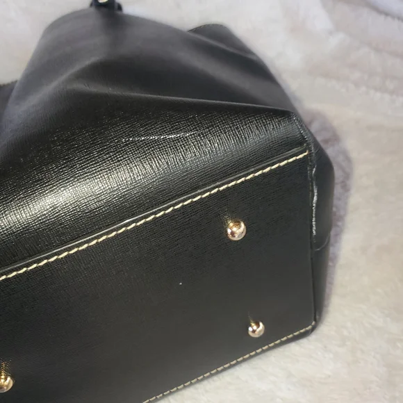 Black Leather Tote Bag with Contrast Stitching - Picture 3 of 14